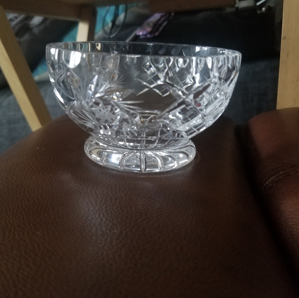 VINTAGE PINWHEEL FOOTED CRYSTAL CANDY  DISH